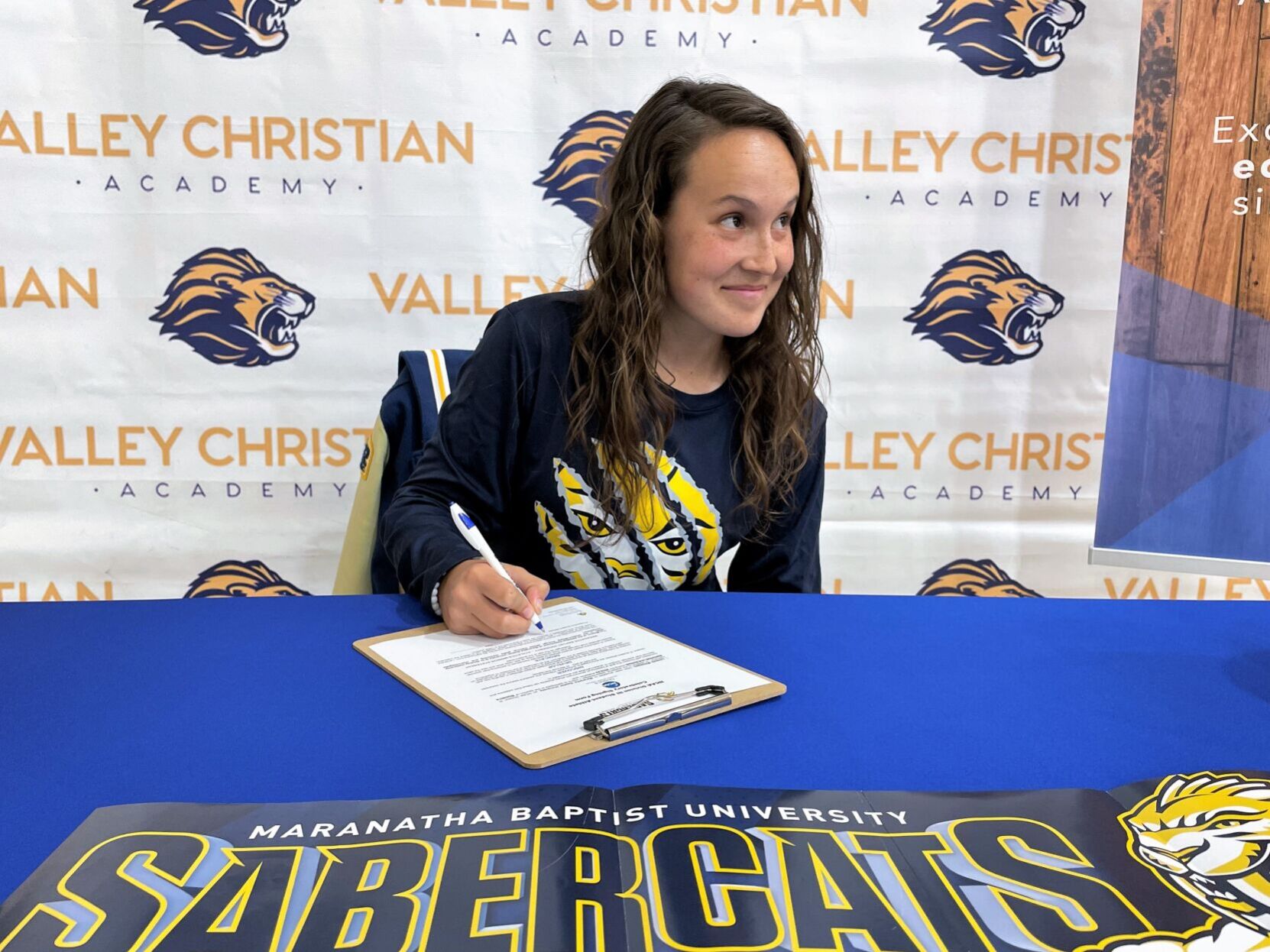 051122 Mikkelson Signs 03.jpg